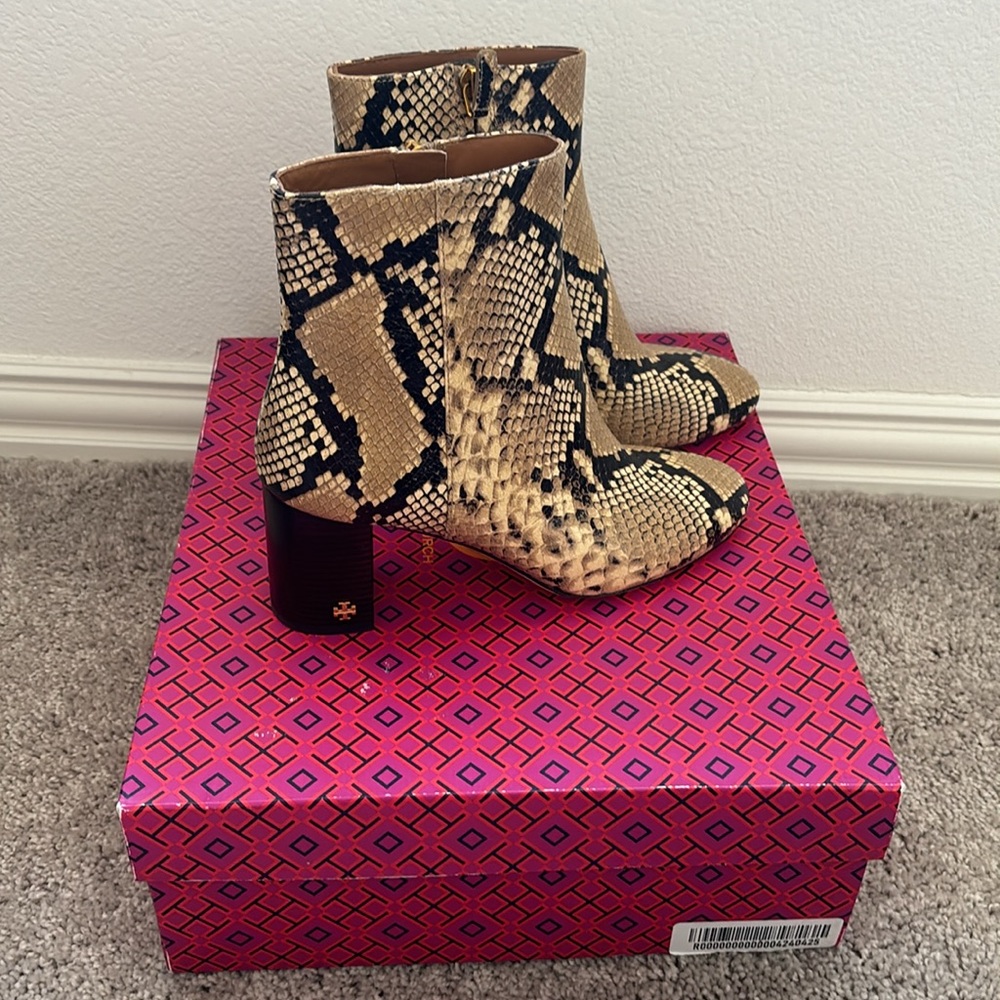 Tory Burch Brooke 70MM Bootie Diamant Lux Mer Embossed Size 8